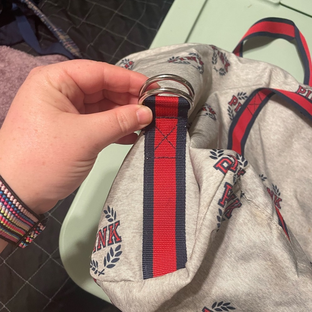 Pink duffel bag - Picture 4 of 5